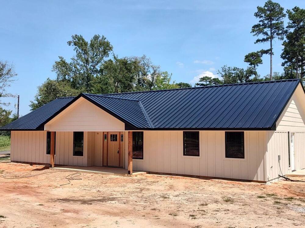 Asphalt Shingles vs Metal Roofing: Which is Best for Longview Homes?