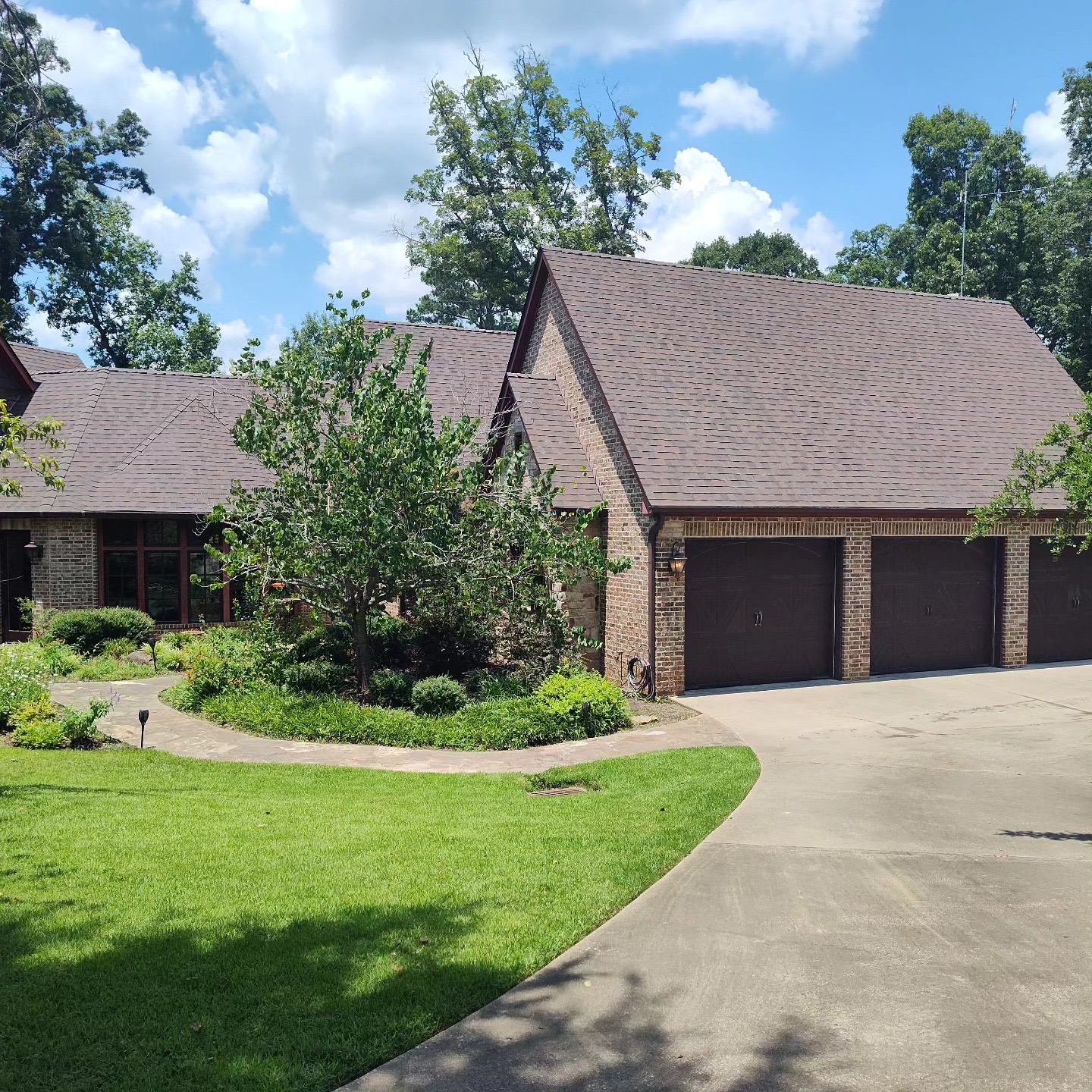 Roof replacement photo 8 near Lansford Street in Spring Hill